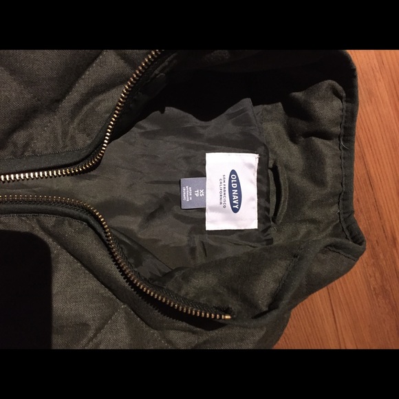 Old navy army green quilted vest size xs - Picture 1 of 2